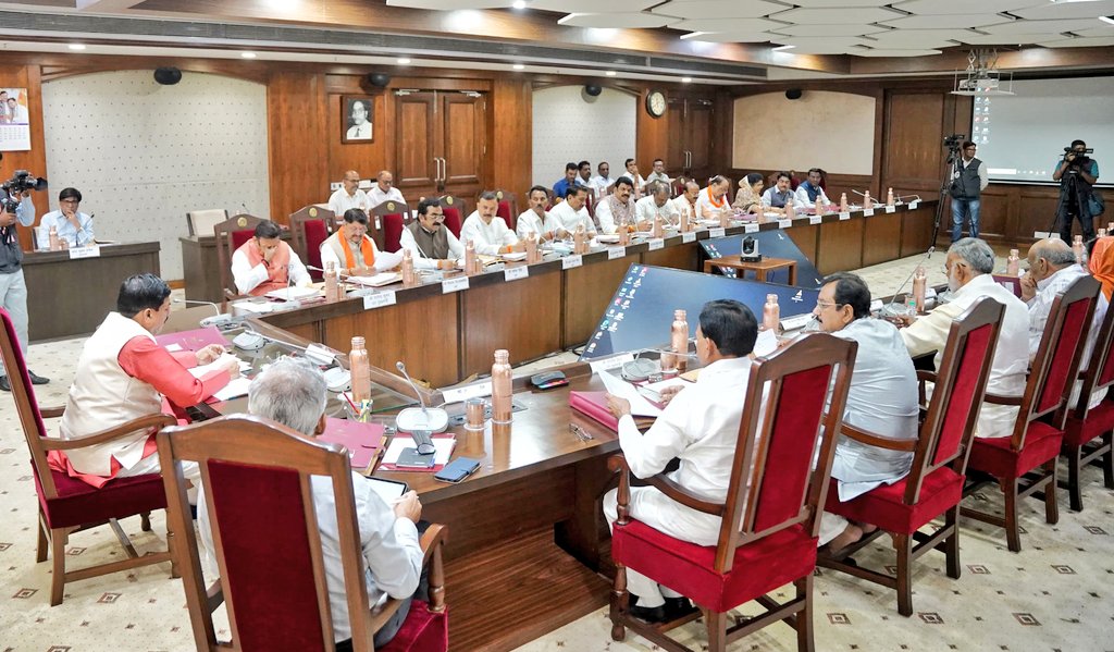 MP Promotion, employee promotion, mp cabinet decisions, MP Government Jobs, Mohan Yadav Cabinet, MP cabinet meeting, MP Recruitment, Anganwadi Bharti, Ladli Behna Yojana, Bhopal Metro Update, Supreme Court Reservation, MSP, CM Mohan Yadav, MP Urad Moong MSP, DPC promotion, Madhya Pradesh, mp news, bhopal news