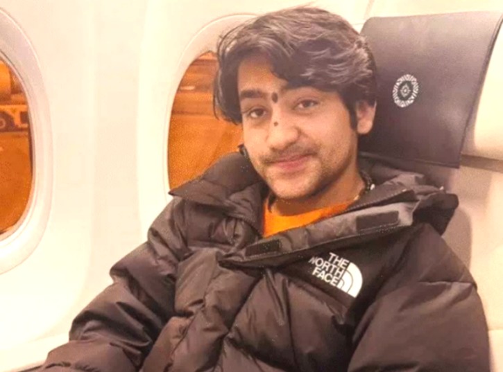 Pandit Dhirendra Shastri, Bageshwar baba, Dhirendra Shastri troll, social media backlash, Dhirendra Shastri controversy Bageshwar Dham, viral jacket controversy,