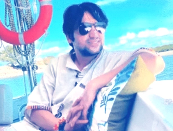 Pandit Dhirendra Shastri, Bageshwar baba, Dhirendra Shastri troll, social media backlash, Dhirendra Shastri controversyBageshwar Dham, viral jacket controversy,