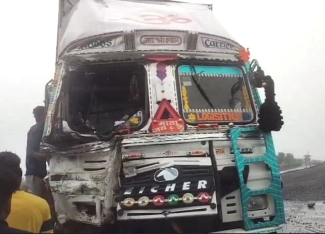 Road accident, MP Road accident, Road accident in MP, Madhya Pradesh, Truck collision in Rajgarh, Pickup car accident Shajapur, Bike accident Singrauli, Highway Accident