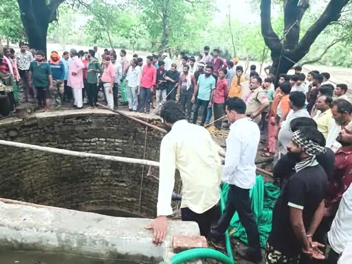 Guna, Guna well gas leak, Guna accident, well gas leak, gas leak accident, Well gas leak accident in Guna, Carbon monoxide poisoning, Madhya Pradesh, Cow rescue, Guna well incident, SDERF rescue operation, Death in well, death from gas leak, mp news