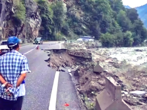 Heavy Rain fall, Rain fall, Monsoon alert, Heavy rain, Kedarnath highway landslide, Gujarat flood news, Himachal cloudburst, Rudraprayag bus accident,
