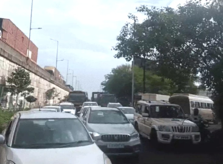 Indore-Dewas traffic jam, NHAI negligence, Highway deaths due to traffic, Oxygen shortage in traffic,