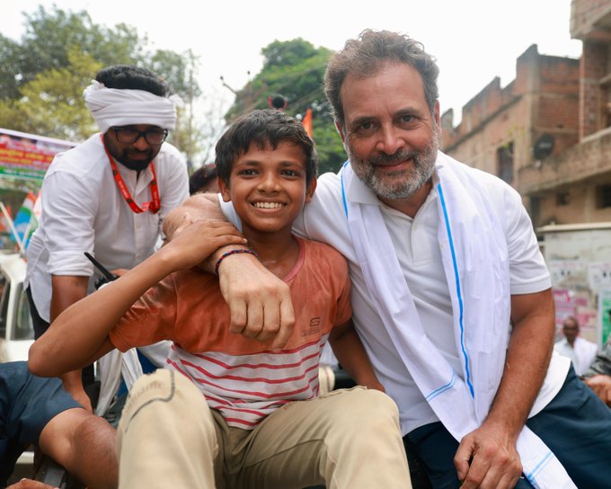 Voter Rights Yatra, Rahul Gandhi Bihar, Bhojpur black flags, Tejashwi Yadav, Akhilesh Yadav, Grand Alliance Bihar, BJP protest, attack on Nitish Kumar, Ara public meeting, Bihar politics, Launda Naach