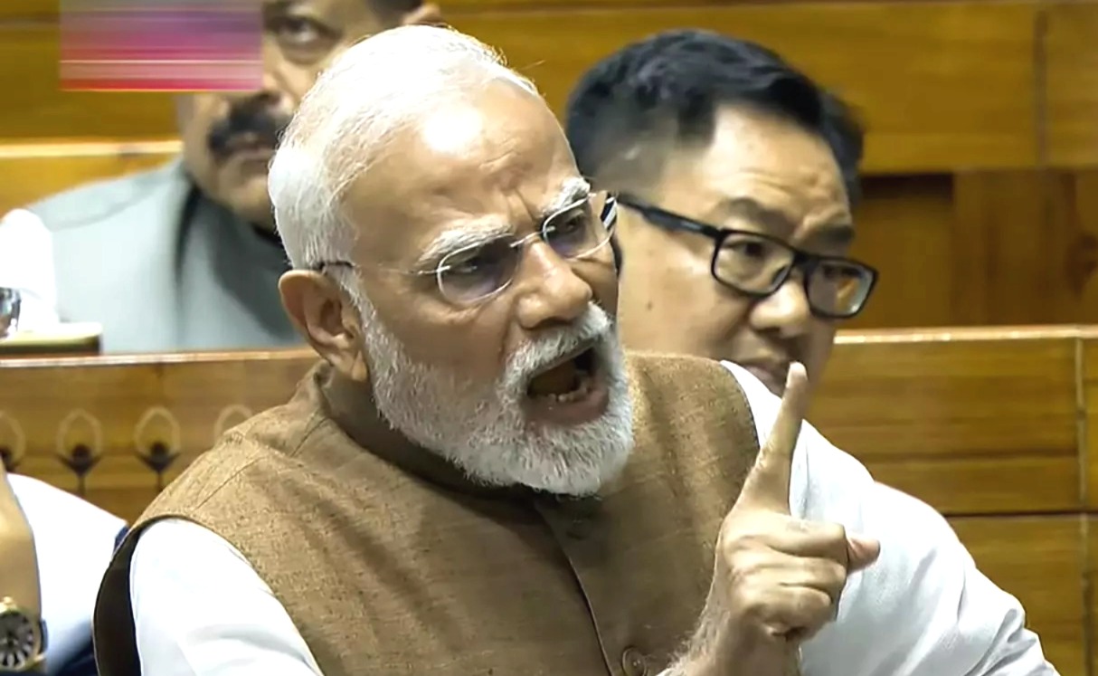 PM CM Arrest Bill, 130th Constitutional Amendment Bill, Amit Shah Lok Sabha, Modi Government, Kejriwal Arrest, Opposition Protest, Government of Union Territories Amendment Bill, Jammu and Kashmir Reorganisation Amendment Bill